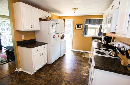 Shelby Hills Apartment | 1Bed/1Bath In East Nashville With 250 5* Reviews On Another Site (Apt B)