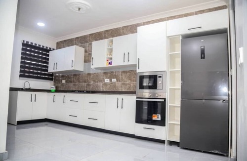 Osu Klottey Apartment | 2-bedroom Apartment in Accra with AC, WiFi, fitness room.