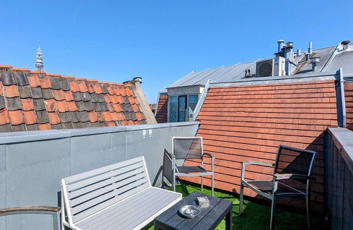 Red Light District Apartment | 2 Bedrooms Apartment with Balcony in Amsterdam City Center