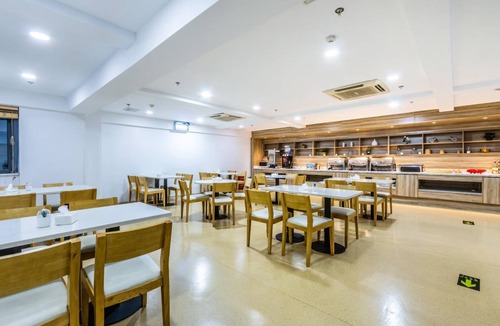 Jianggan Hotel | 25 m² Hotel ∙ 4 guests