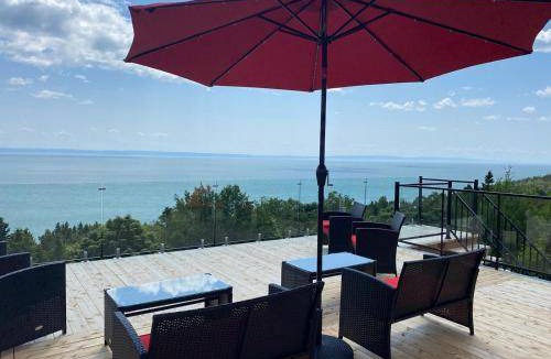 Cap-a-l'Aigle Bed & Breakfast | 279 m² Bed and breakfast ∙ 6 bedrooms ∙ 13 guests