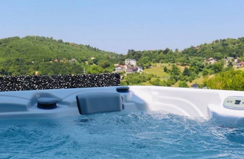 Hadzici House | 290 m² House ∙ 7 bedrooms ∙ 20 guests