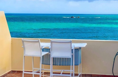 Candelero Abajo Apartment | 3 bedroom for 7 beachfront penthouse villa!
