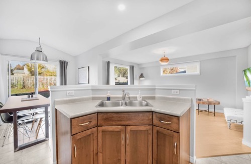 Guelph Apartment | 3 Bedroom, King Bed, Perfect for families, Close to University!