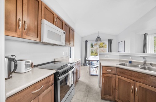 Guelph Apartment | 3 Bedroom, King Bed, Perfect for families, Close to University!