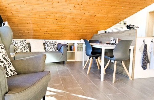 Seevetal Apartment | 3 stars! DG apartment with a covered balcony in a quiet location!