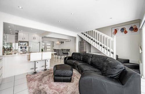 North Haven Apartment | 300 m² Apartment ∙ 3 bedrooms ∙ 6 guests