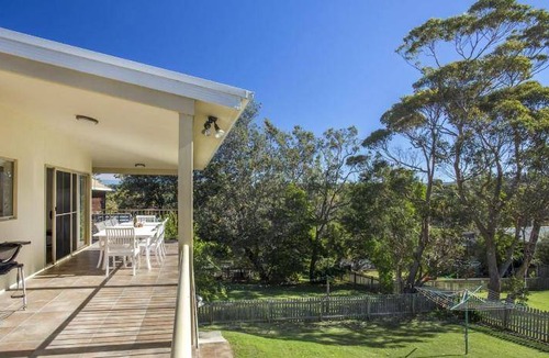 Mollymook Beach House | 350 m² House ∙ 5 bedrooms ∙ 10 guests