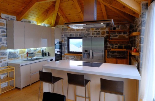Moscopole House | 370 m² House ∙ 4 bedrooms ∙ 12 guests