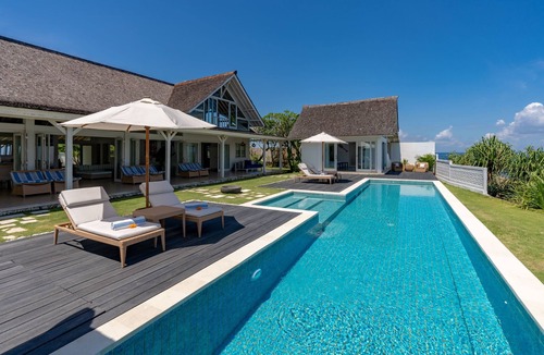 Mushroom Bay Villa | 3BR Oceanfront Villa Casa Del Mar, Nusa Lembongan