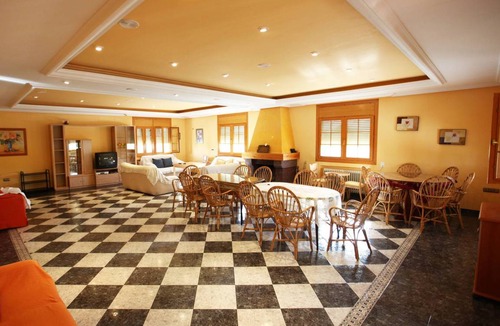 Baza House | 625 m² House ∙ 7 bedrooms ∙ 6 guests