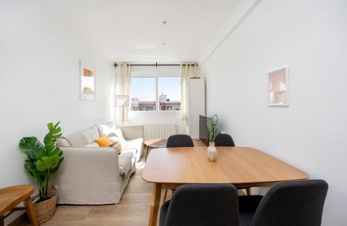 Cornella de Llobregat Apartment | Amazing 3bdr Apt In Cornella 1 Mins From Metro