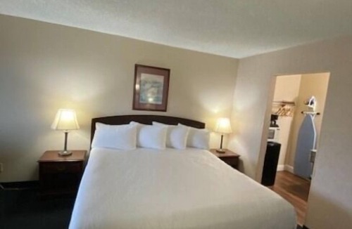 Brookings Hotel | AmeriCoast Inn