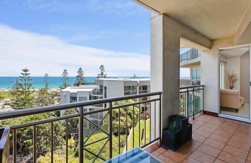Scarborough Apartment | Apartment M307 - eclectic icon with spectacular views!
