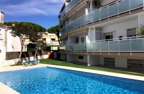 Castelldefels Apartment | Apartment with Pool 50 meters to the beach