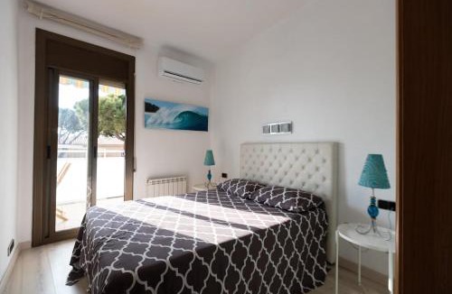 Castelldefels Apartment | Apartment with Pool 50 meters to the beach