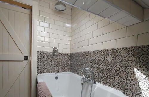 Killotteran Ski Chalet | Apple Blossom Cottage
