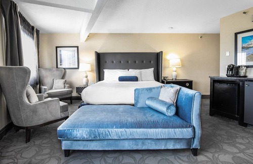 Narragansett Pier Hotel | Aqua Blue Hotel