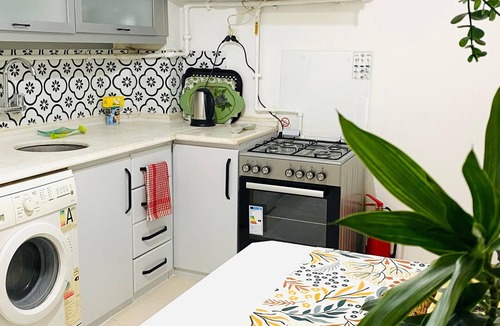 Merkezefendi Apartment | Aydinoglu Suites-NO Air Condition BUT Ceiling Fans n-4 Rooms- Central Heating