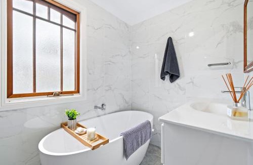 Kurrajong Heights House | Bells Rest with a veiw