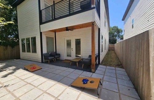 West Dallas Villa | Big luxurious 4 bedroom villa