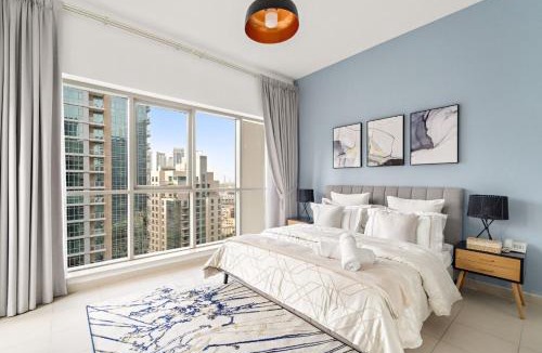 Downtown Dubai Apartment | Burj Khalifa View Downtown Gem, 8 Minutes Walk to Dubai Mall