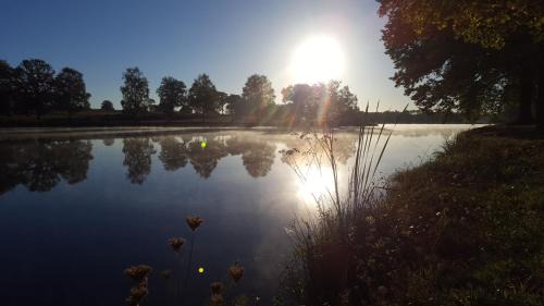 Saint-Hilaire-les-Places House | Camping l'Air du Lac*