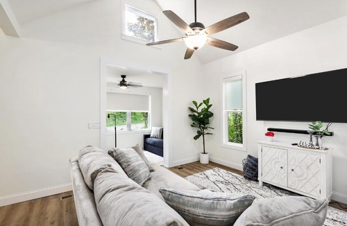 Hadley - Washington House | Casa Dora