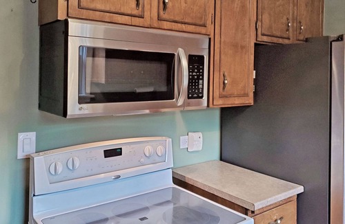 Township of Woolwich House | Charming 4 Bed House on an Acre property (Open for Event rentals)