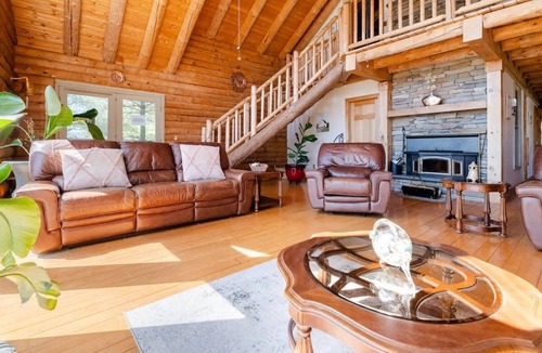 Tunkhannock Cabin | Charming Cabin Retreat - Hot Tub, Sauna + Pool!
