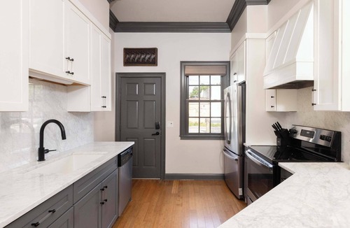 Old West Broad Neighborhood House | Charming Renovation | Free Parking