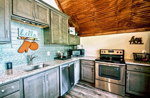 Buena Vista House | Chateau On Monroe - 5 Star Oasis. A Unique and Memorable Nashville Experience!