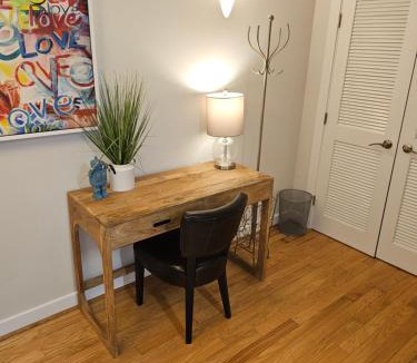 Cardozo Bed & Breakfast | Chic 2 bedroom condo at 2121