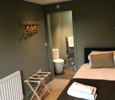 Stoke Goldington Bed & Breakfast | Church End Cottage