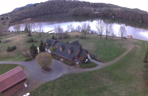 Draper House | Claytor Lake waterfront, near Blacksburg, VT, RU, Blue Ridge and more.