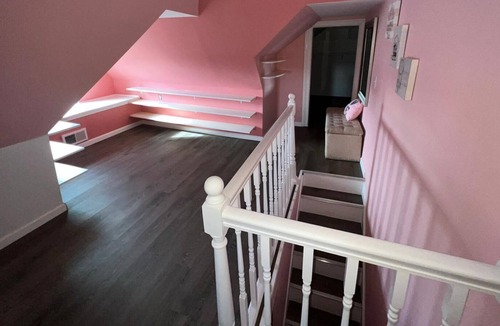 Scranton House | Colors/Mirrors/Pet Friendly