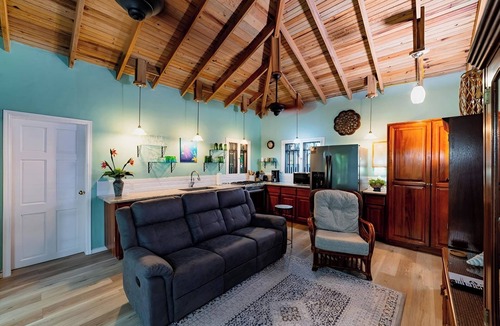 West End House | Combined 3 Bedroom Retreat in the Heart of West End, Roatan