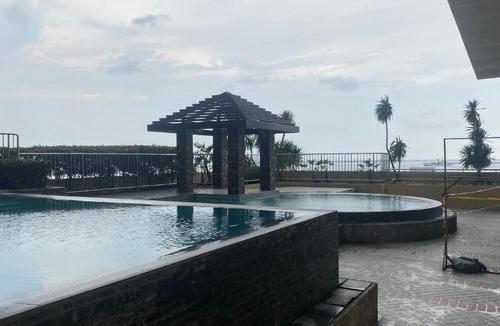 Ermita Apartment | Condo Unit Grand Riviera Suites near US Embassy