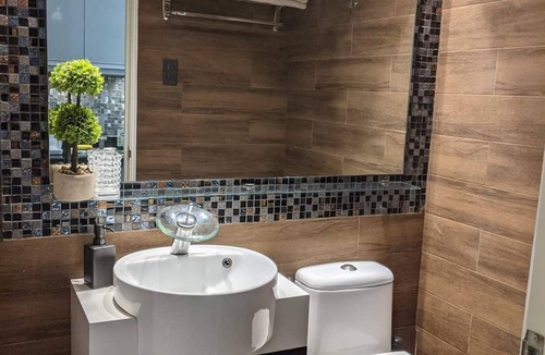 Pasig Condo | Cozy 1-Bedroom Hideaway: Your Home Away from Home - near malls & restaurants!