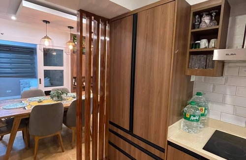 Makati Condo | Cozy 2-bedroom condo in wonderful Taguig with fitness room, AC