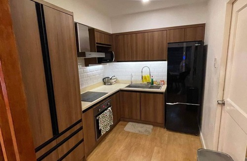 Makati Condo | Cozy 2-bedroom condo in wonderful Taguig with fitness room, AC