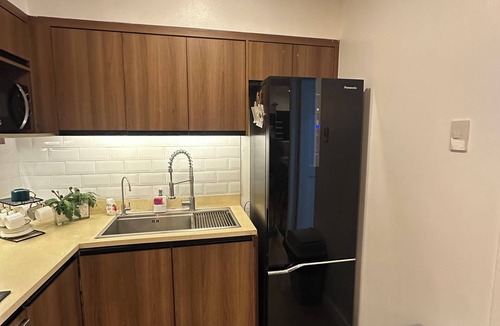 Makati Condo | Cozy 2-bedroom condo in wonderful Taguig with fitness room, AC