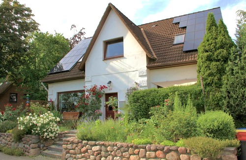Allermohe Apartment | Cozy, 2018 newly furnished apartment in the green east of Hamburg.