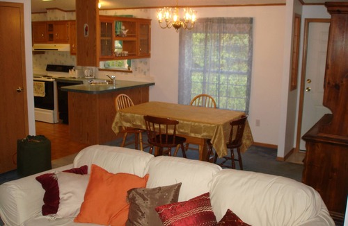 Farrandsville House | Cozy 3 bdrm country home BIG YARD and campfire area