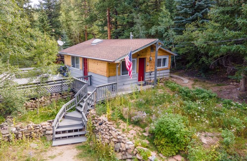 Coal Creek Canyon Cabin | Cozy Colorado Rocky Mountain Cabin