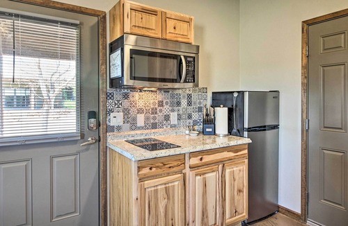Elgin Apartment | Cozy Elgin Casita w/Gas Grill: Pets Welcome!