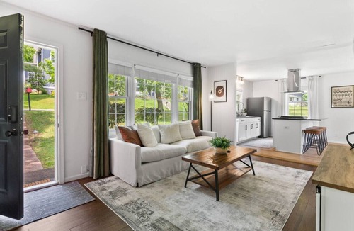 Shelby Hills House | Cozy House in Trendy East Nashville with a Patio, Grill