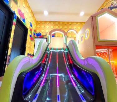 Bukit Baru Villa | Dato Villa Luxury Homestay 12min to Jonker Street 26pax Private Pool Playground KTV BBQ
