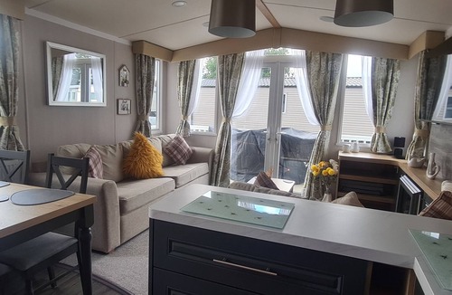Prestonpans House | Deluxe 3 Bedroom Caravan