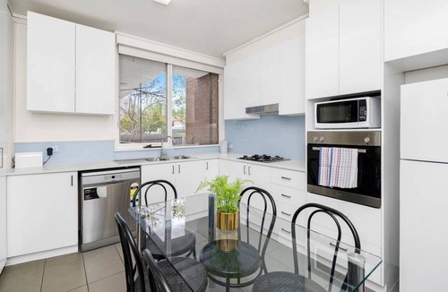 St. Kilda East Apartment | Domi Rentals - The Alma Apartment